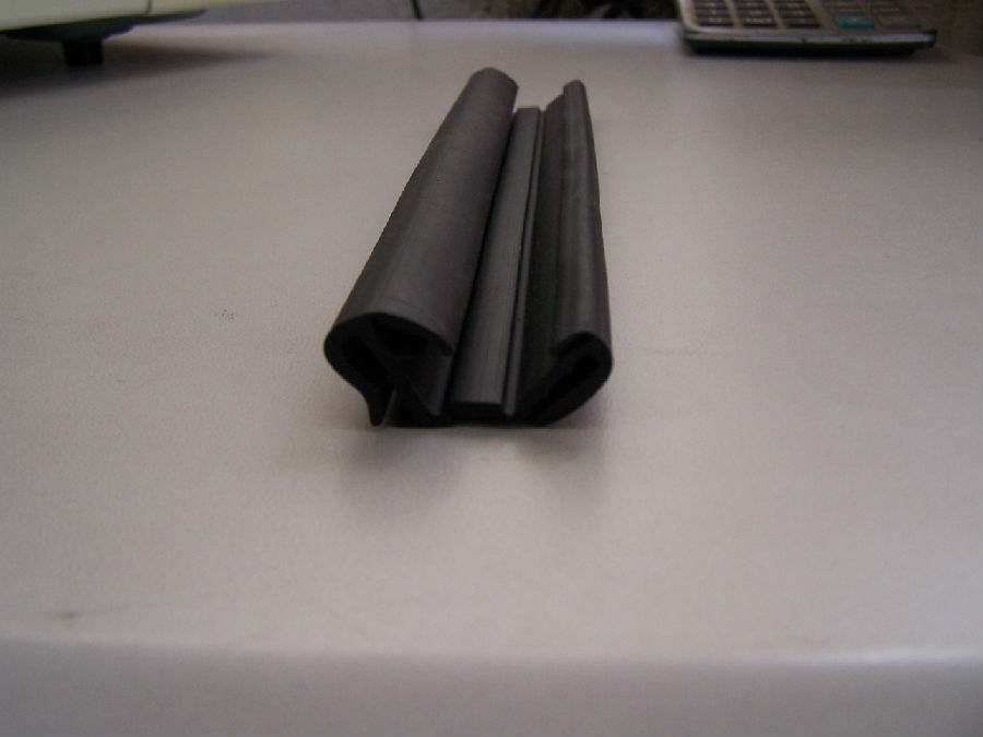 汽車玻璃導槽密封條